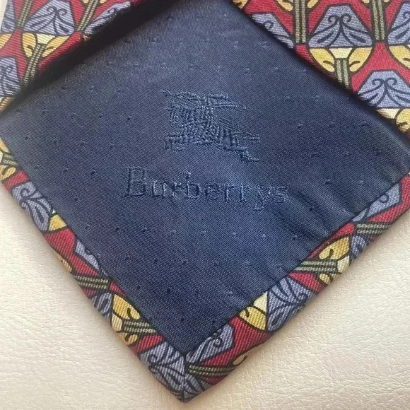 Vintage Burberrys of London Silk Hand Sewn Tie Perfect for Fall - Picture 2 of 7